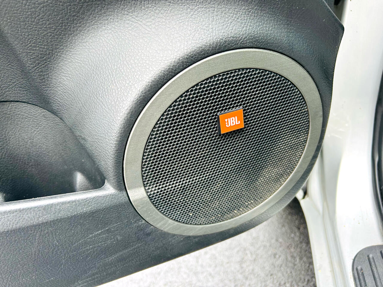 Toyota RAV4 Limited V6 2WD 2009