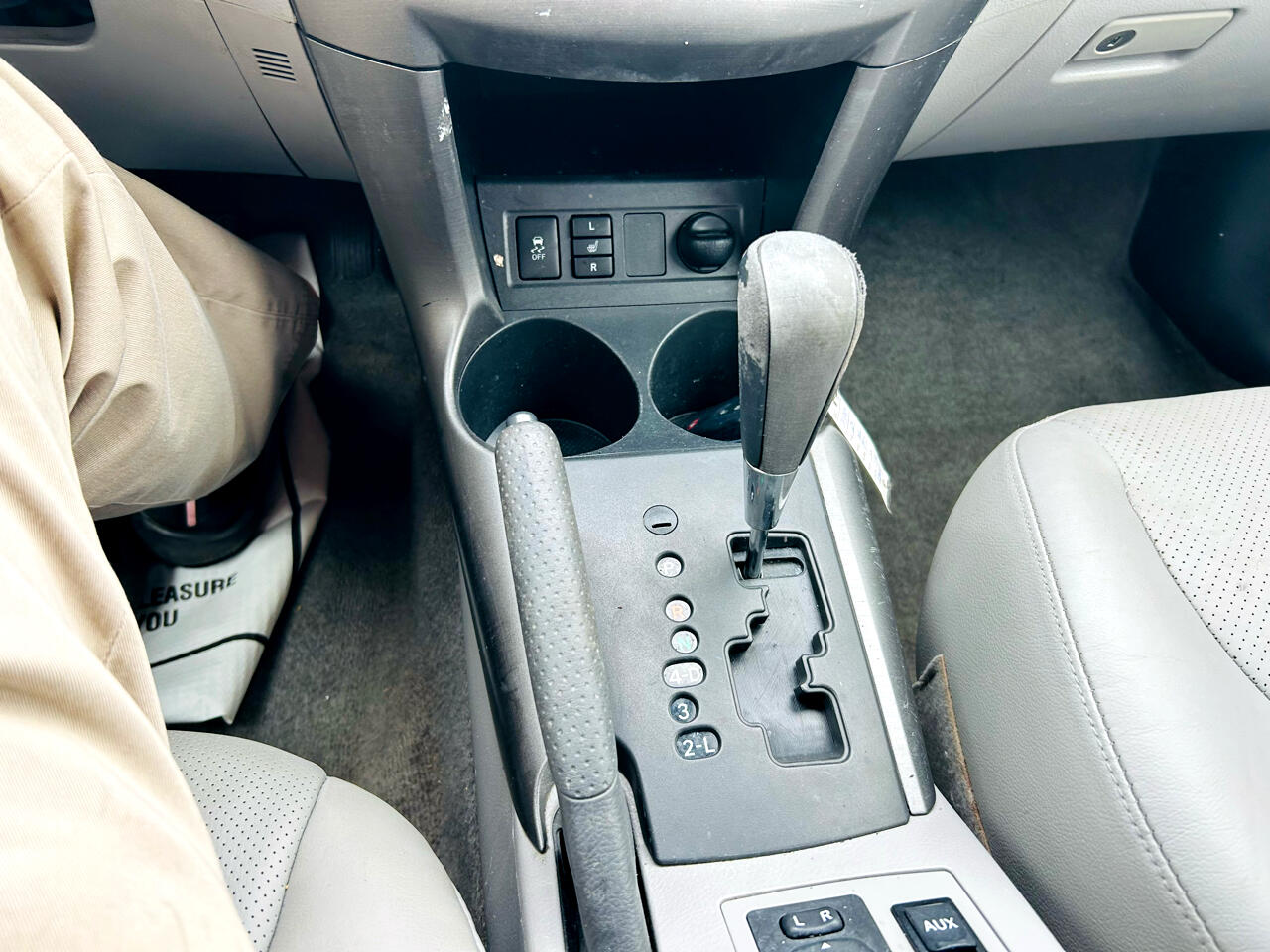 Toyota RAV4 Limited V6 2WD 2009