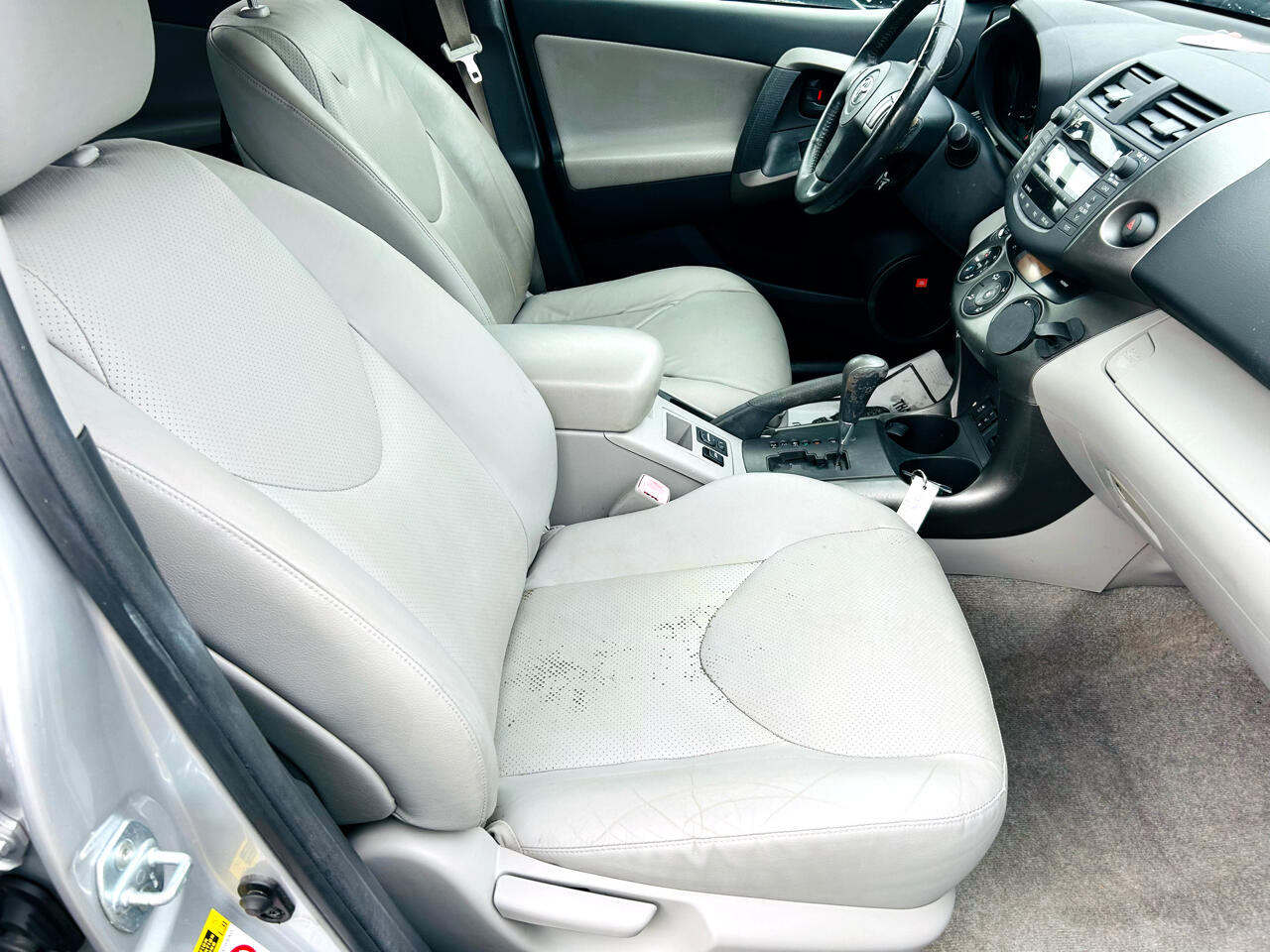 Toyota RAV4 Limited V6 2WD 2009