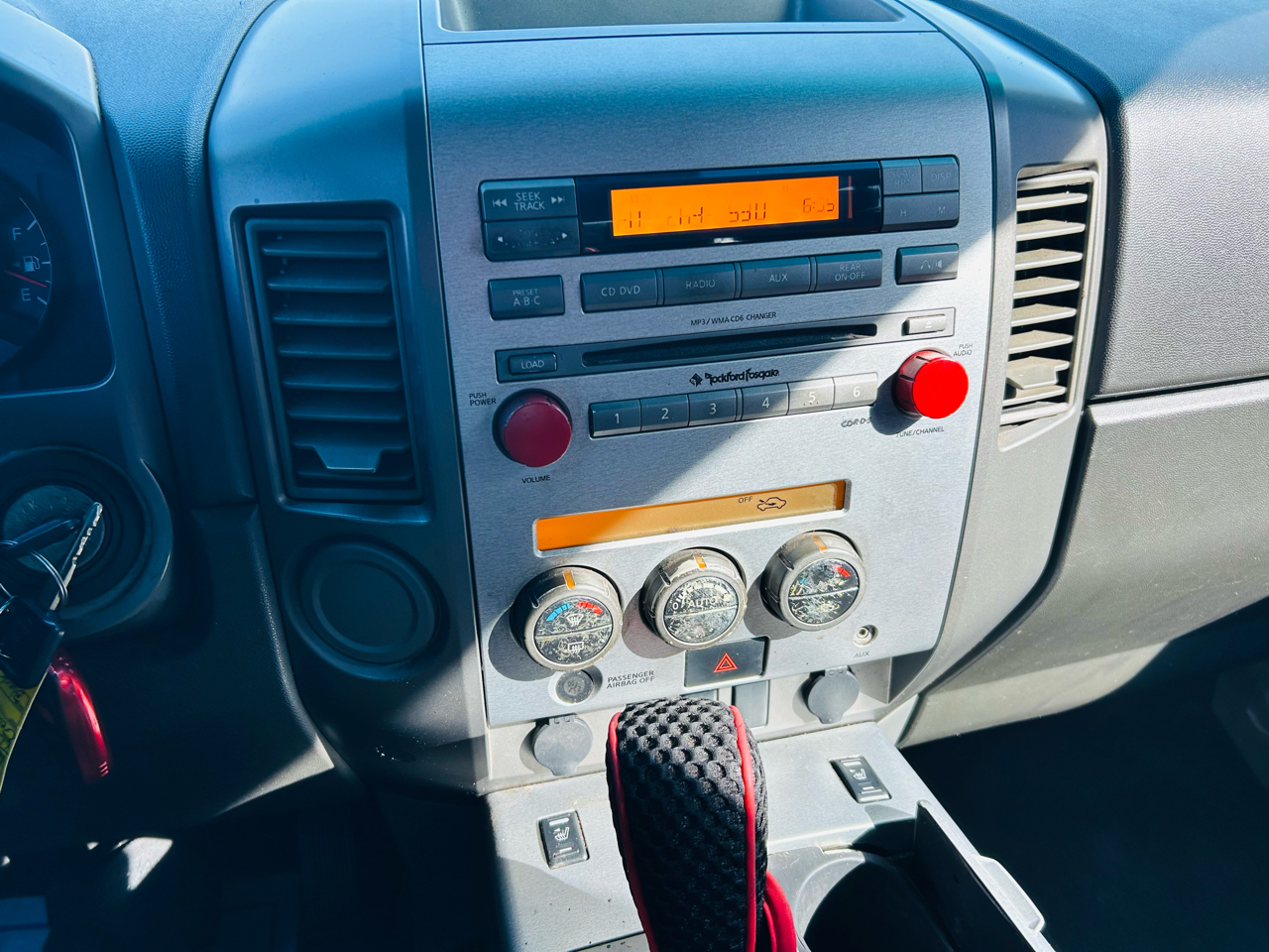 Nissan Titan LE Crew Cab 2WD 2006