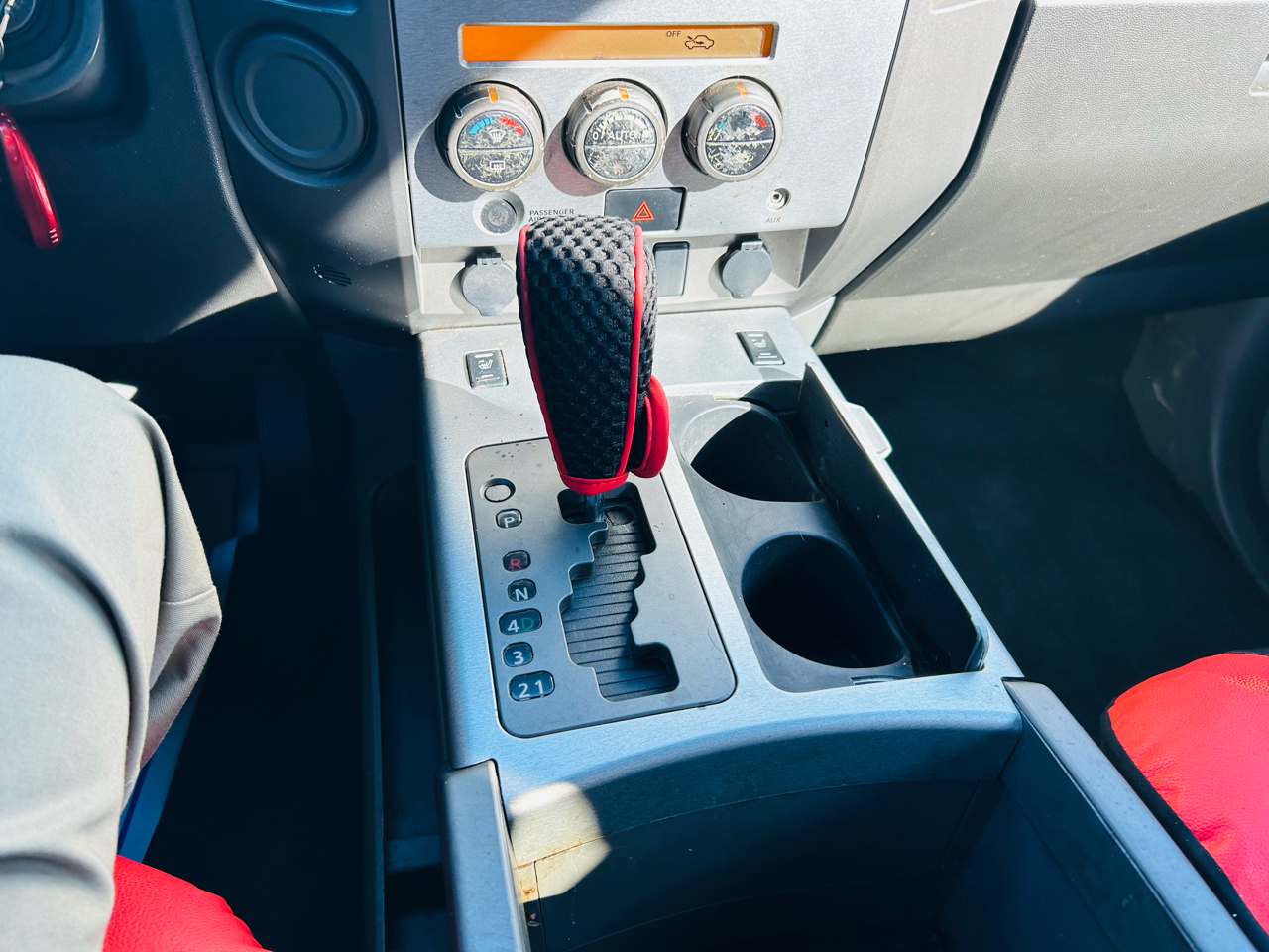 Nissan Titan LE Crew Cab 2WD 2006