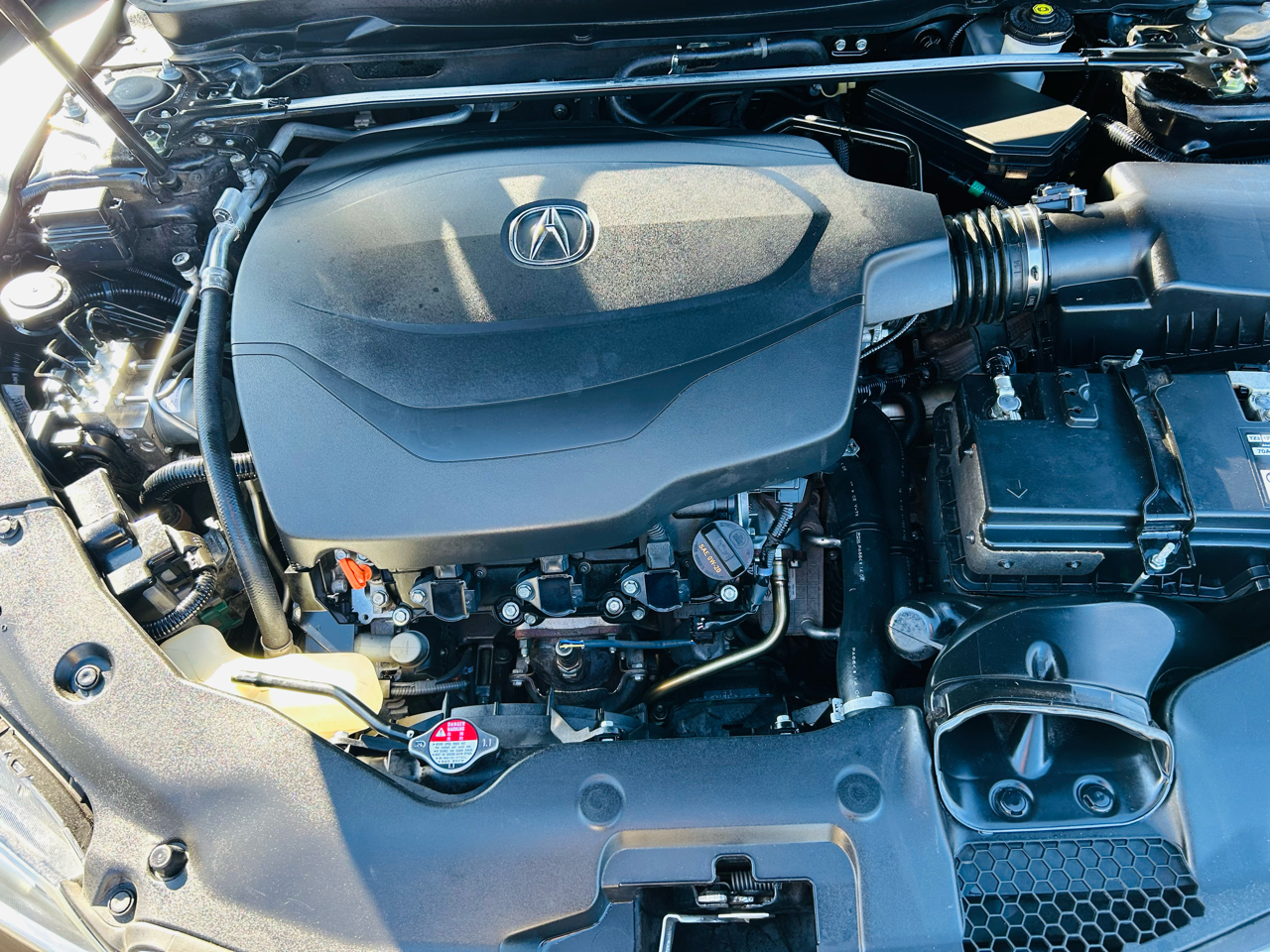 Acura TLX 9-Spd AT w/Technology Package 2015