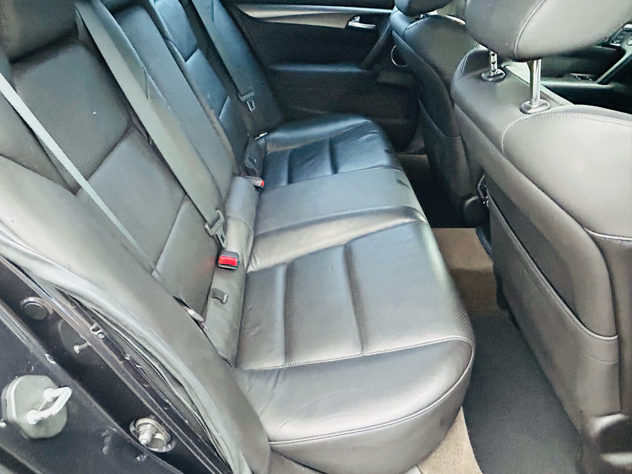 Acura TL 6-Speed AT with Tech Package and 18-In. WP 2013