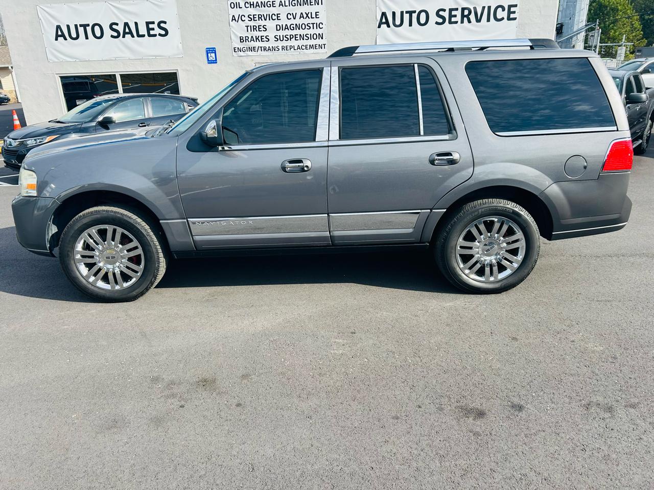 Lincoln Navigator 2WD 2011