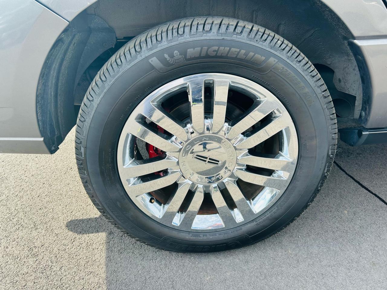 Lincoln Navigator 2WD 2011