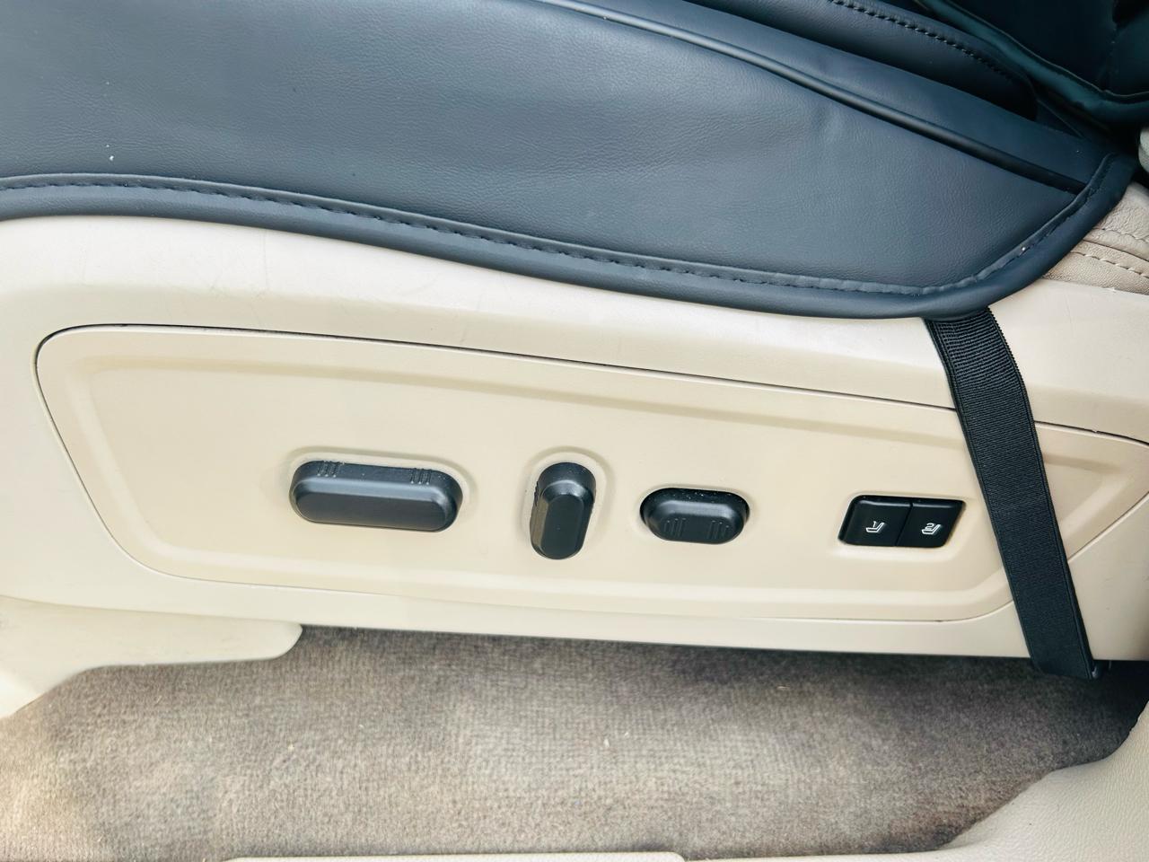 Lincoln Navigator 2WD 2011