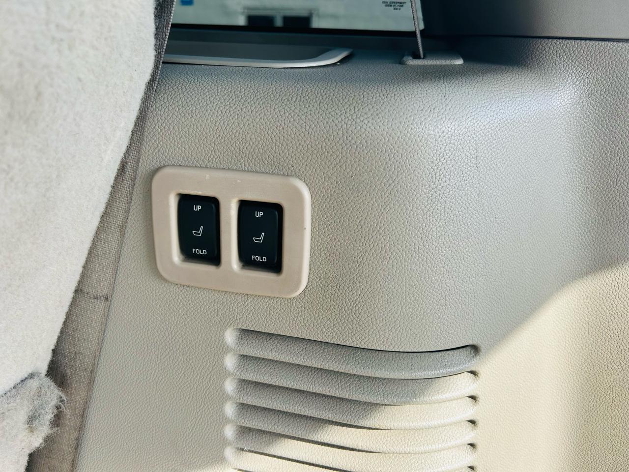 Lincoln Navigator 2WD 2011