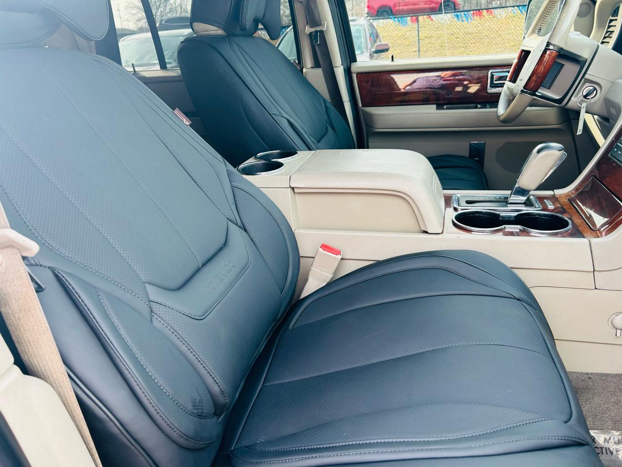 Lincoln Navigator 2WD 2011