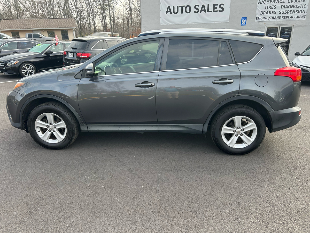 Toyota RAV4 XLE FWD 2013