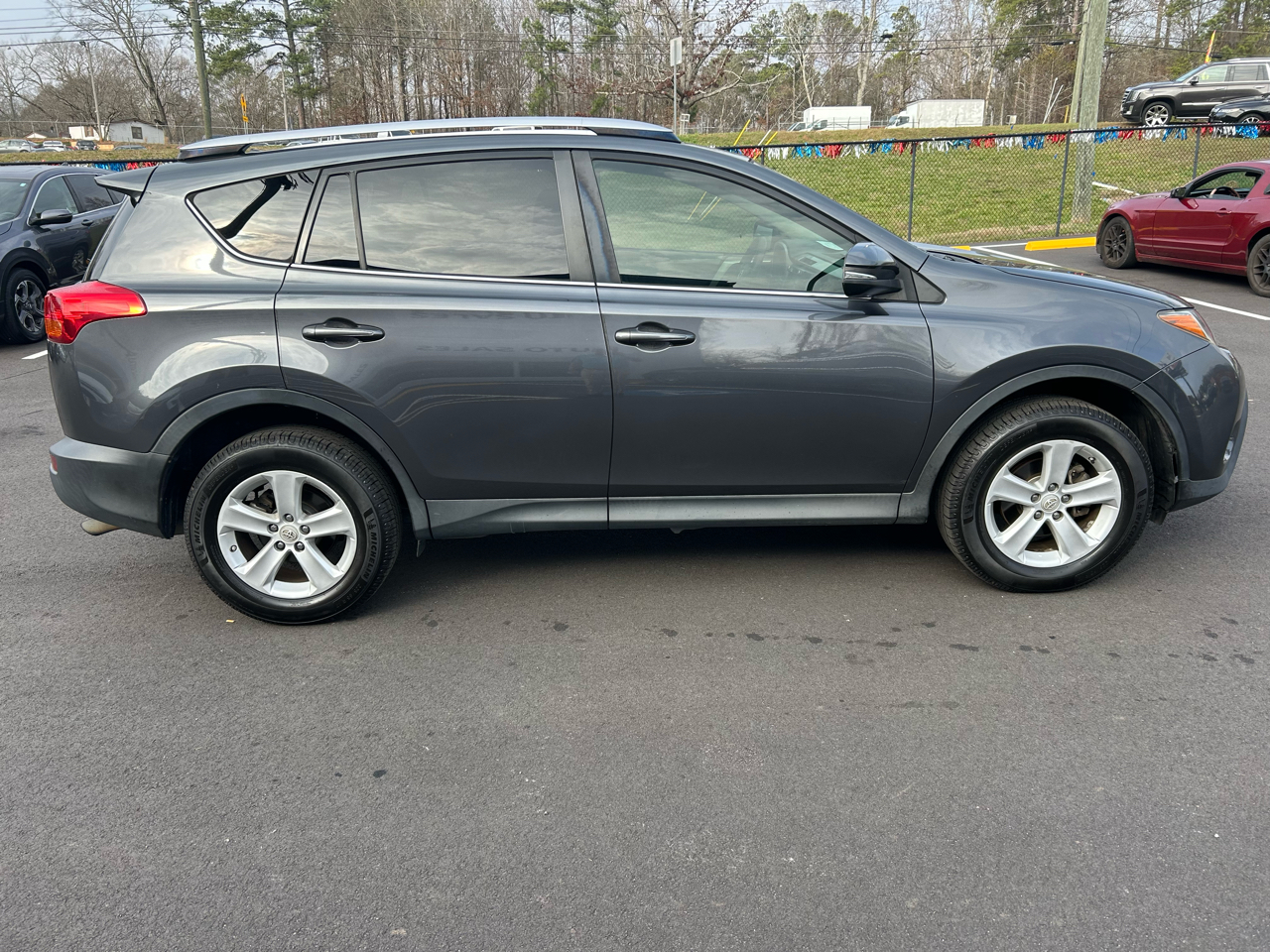 Toyota RAV4 XLE FWD 2013