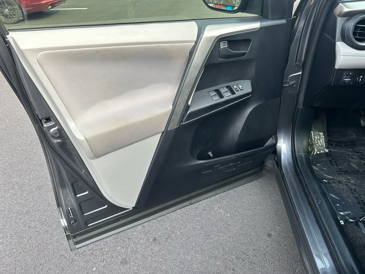 Toyota RAV4 XLE FWD 2013