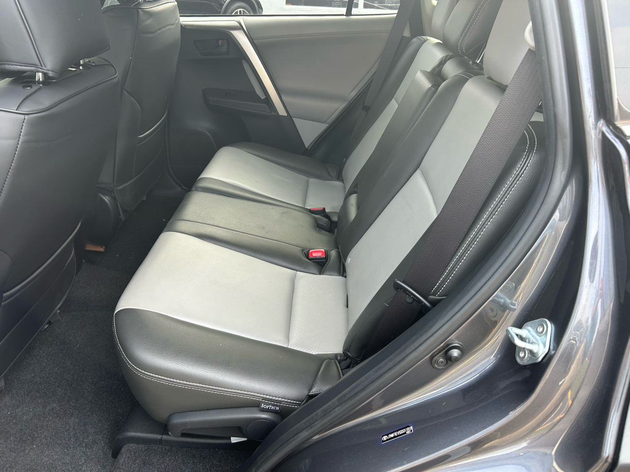 Toyota RAV4 XLE FWD 2013