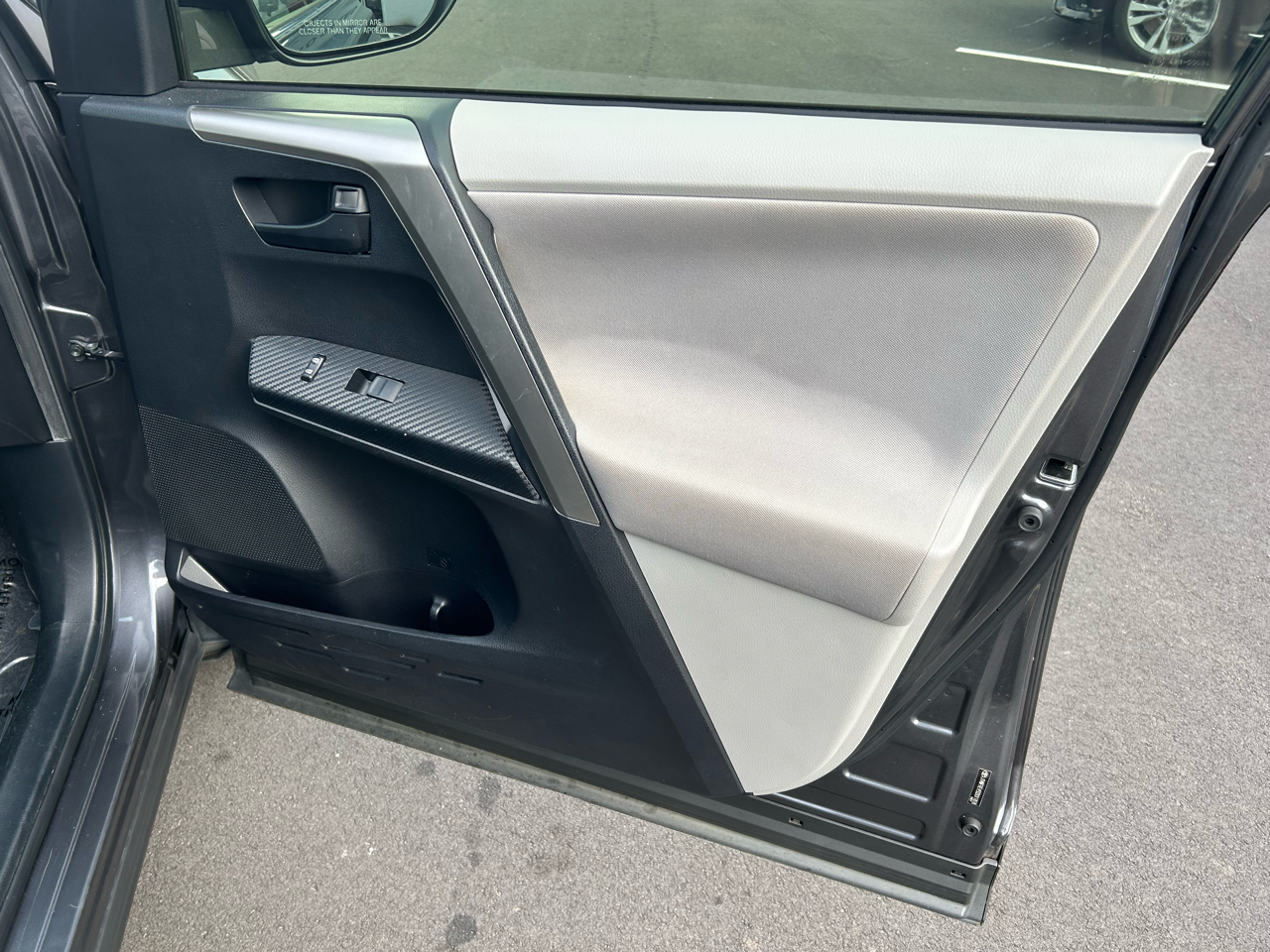 Toyota RAV4 XLE FWD 2013