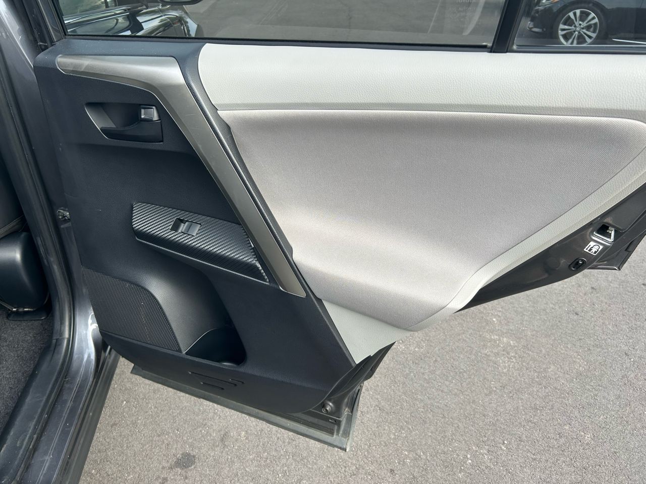 Toyota RAV4 XLE FWD 2013