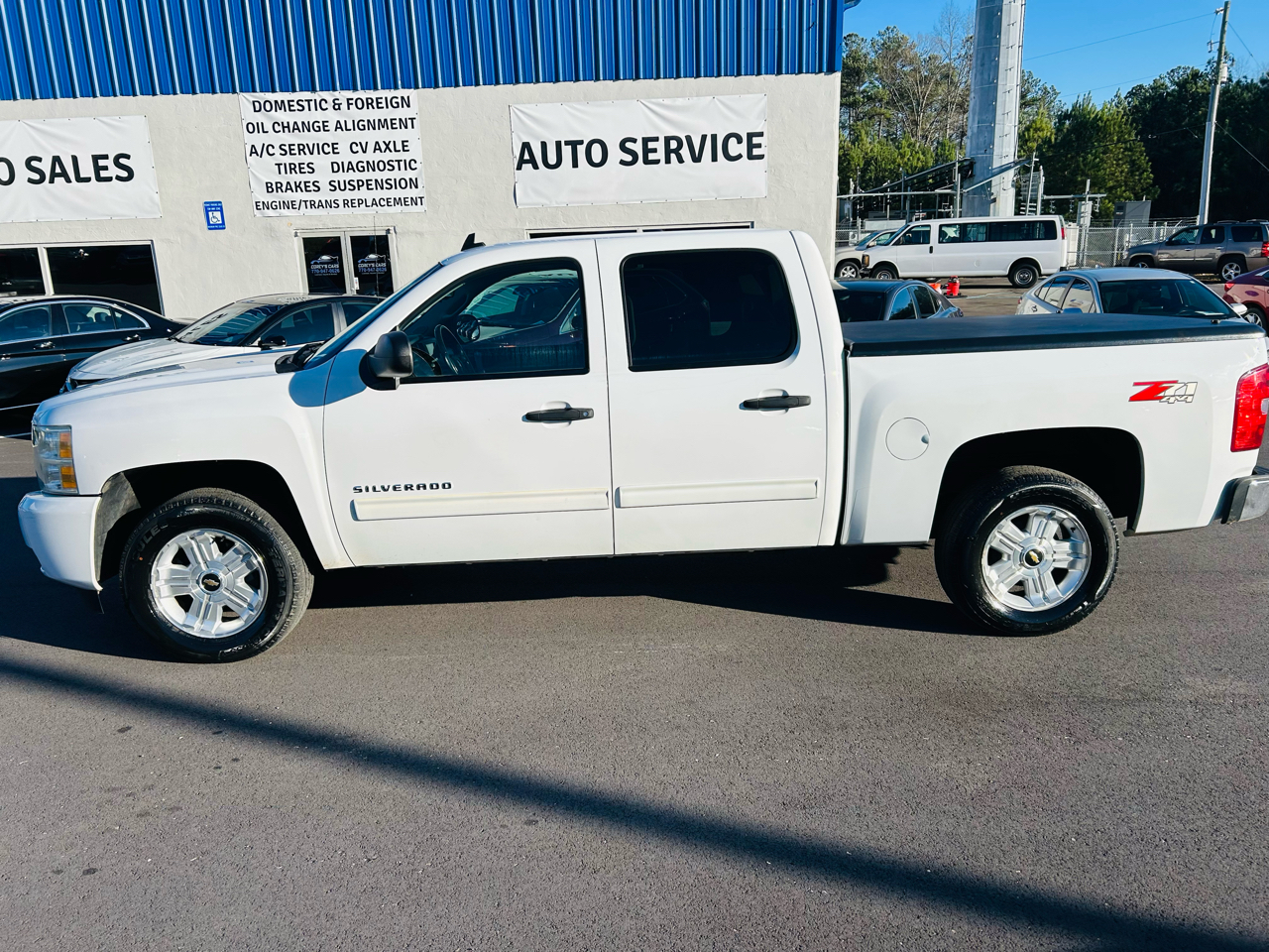 Chevrolet Silverado 1500 LT Crew Cab 4WD 2011