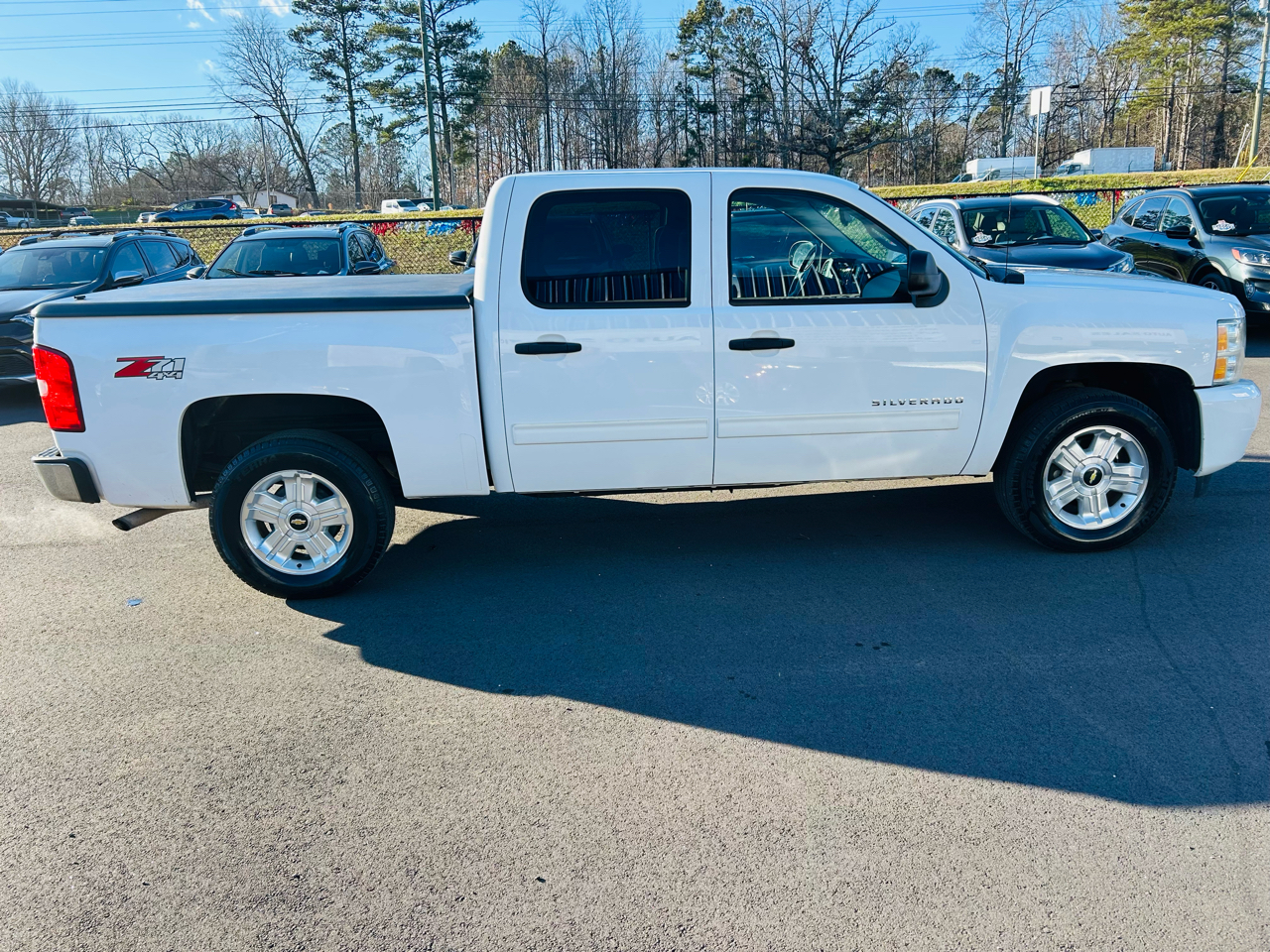 Chevrolet Silverado 1500 LT Crew Cab 4WD 2011