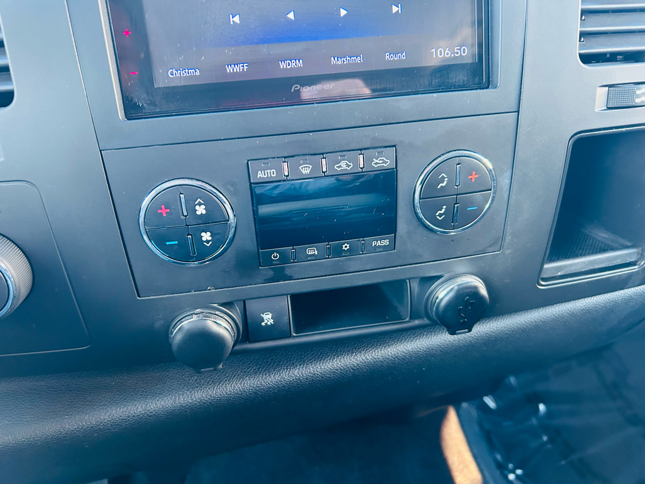 Chevrolet Silverado 1500 LT Crew Cab 4WD 2011