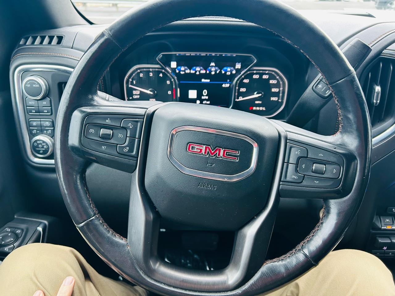 GMC Sierra 1500 AT4 Crew Cab Short Box 4WD 2020