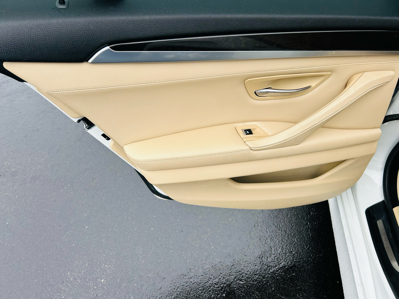 BMW 5-Series 528i 2012