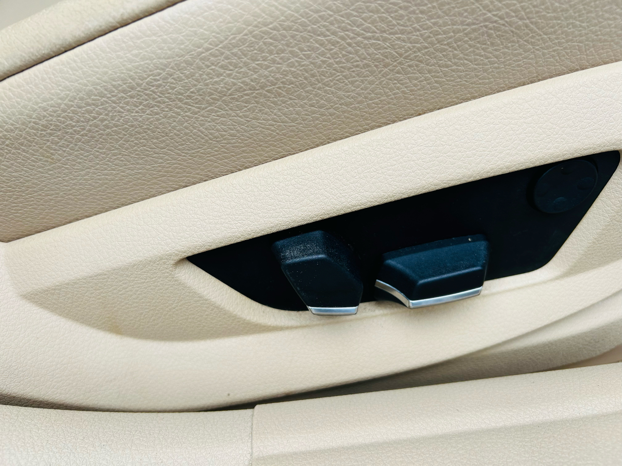 BMW 5-Series 528i 2012