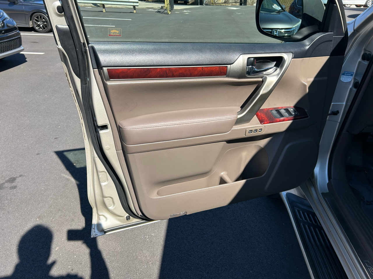 Lexus GX 460 Sport Utility 2010