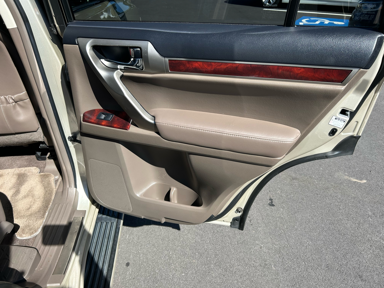 Lexus GX 460 Sport Utility 2010