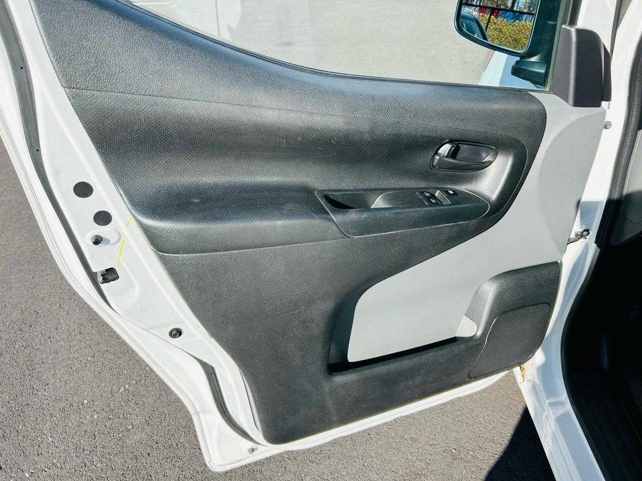 Nissan NV200 SV 2015