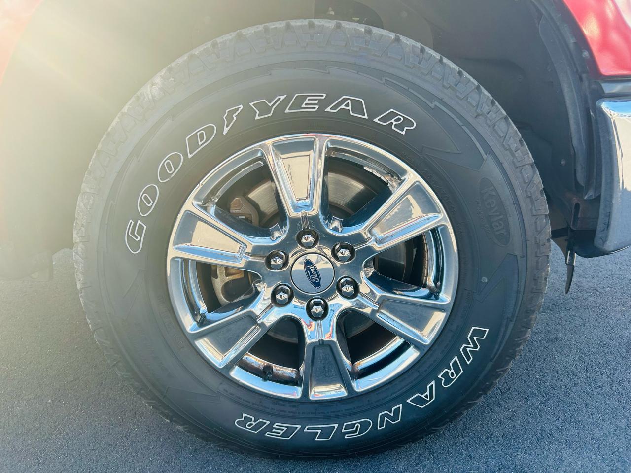 Ford F-150 XLT SuperCrew 5.5-ft. Bed 4WD 2015