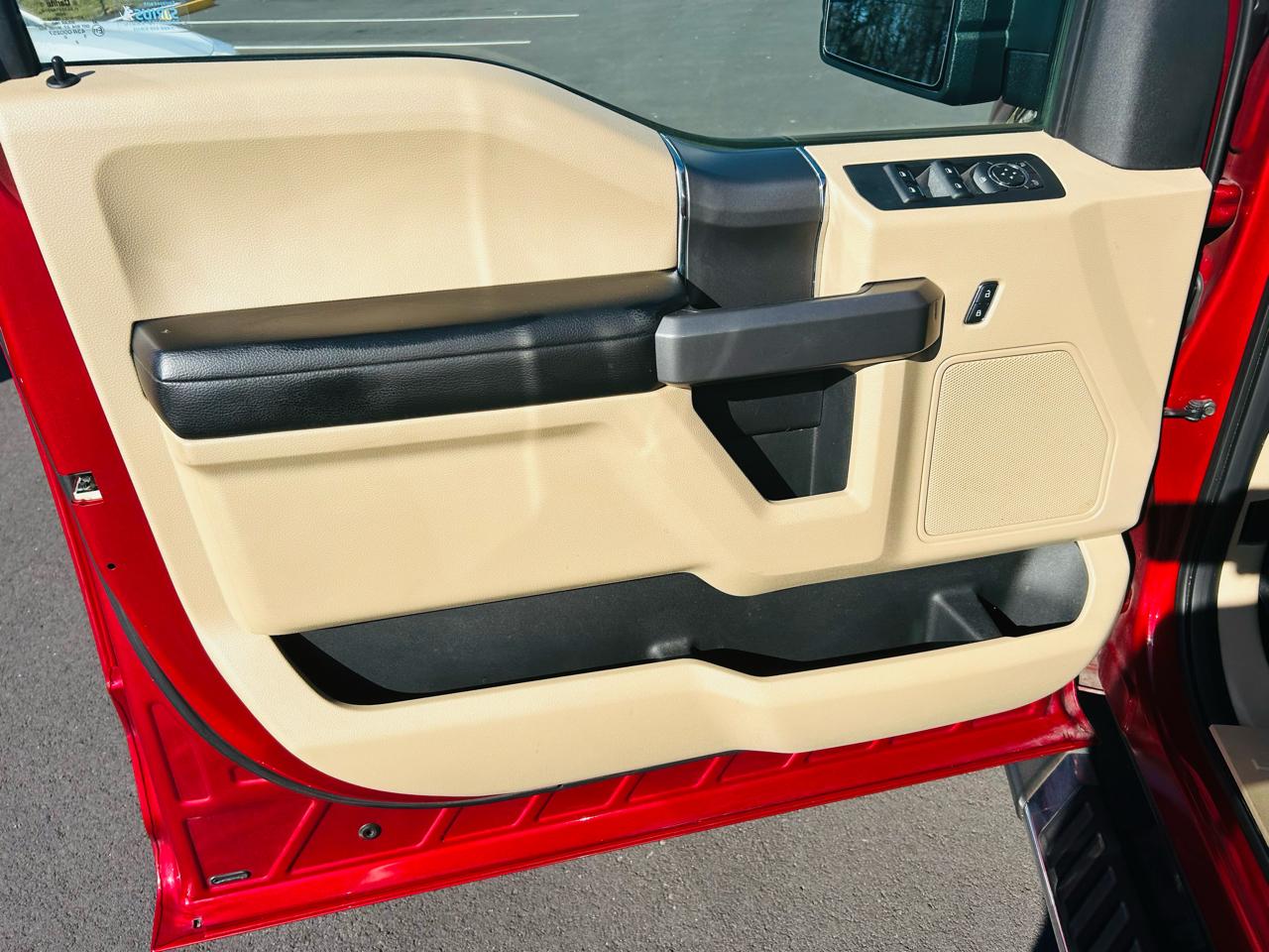 Ford F-150 XLT SuperCrew 5.5-ft. Bed 4WD 2015