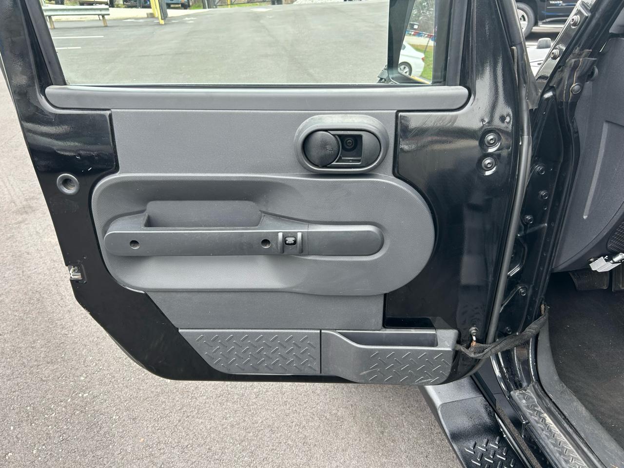 Jeep Wrangler Unlimited Sahara 4WD 2010