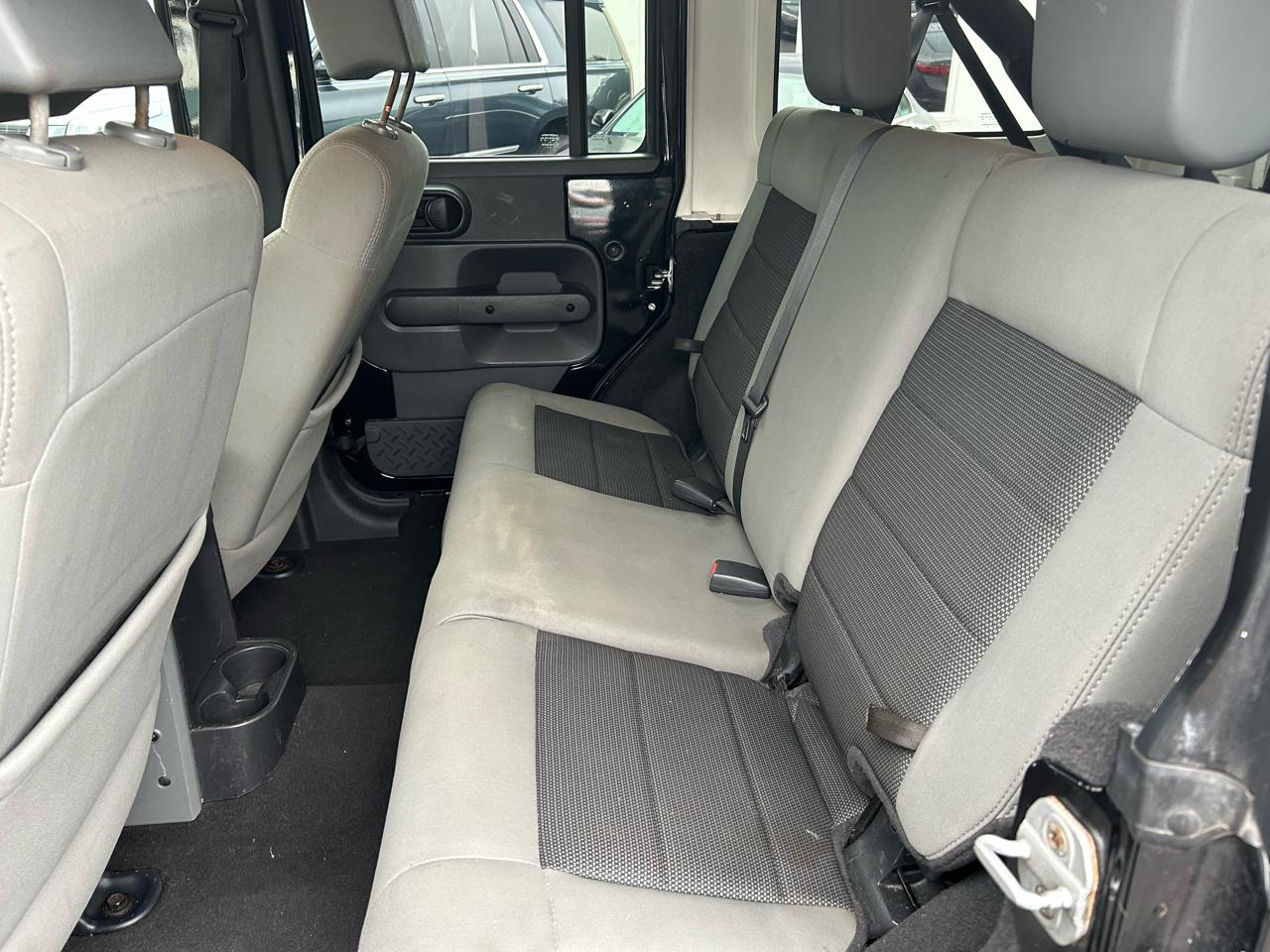 Jeep Wrangler Unlimited Sahara 4WD 2010