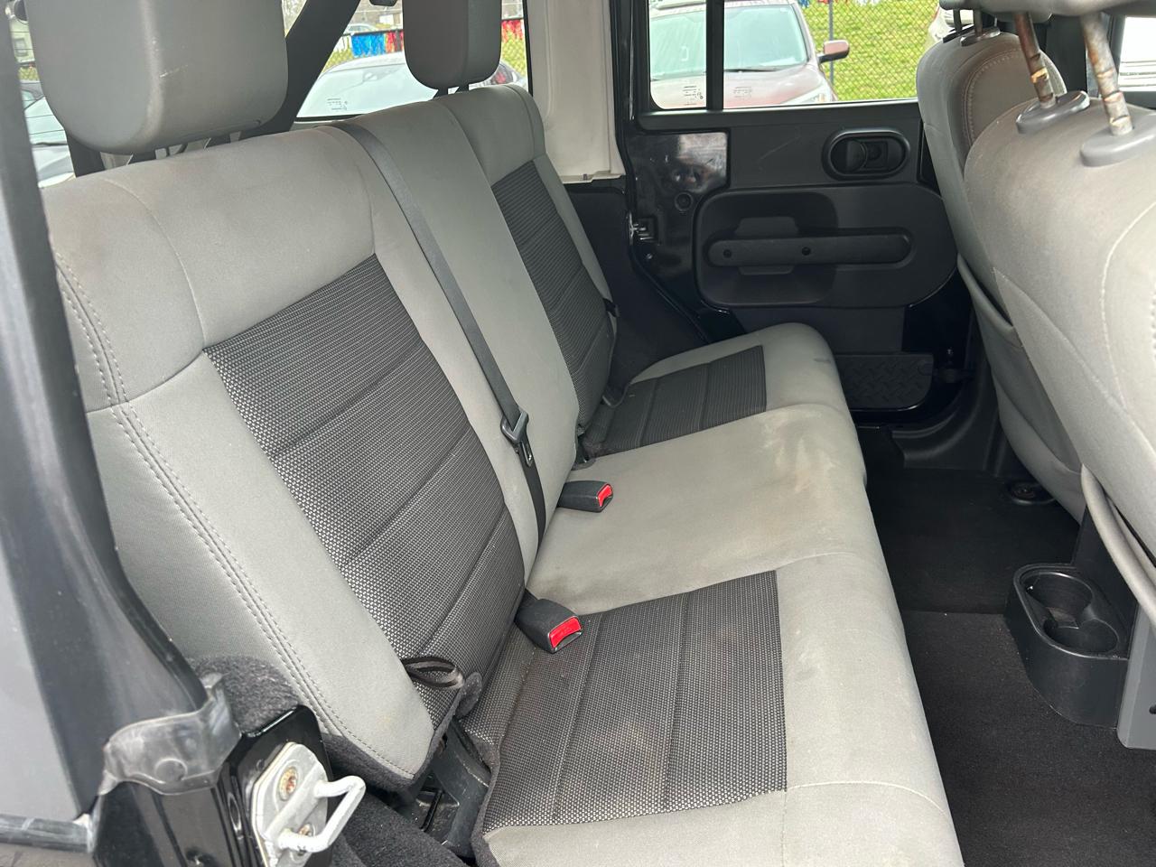 Jeep Wrangler Unlimited Sahara 4WD 2010