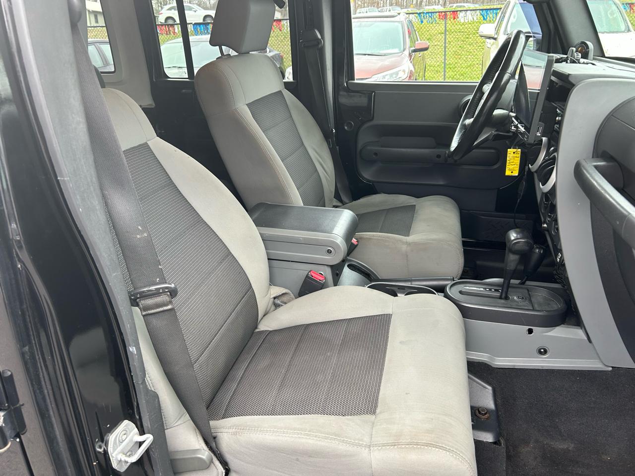 Jeep Wrangler Unlimited Sahara 4WD 2010