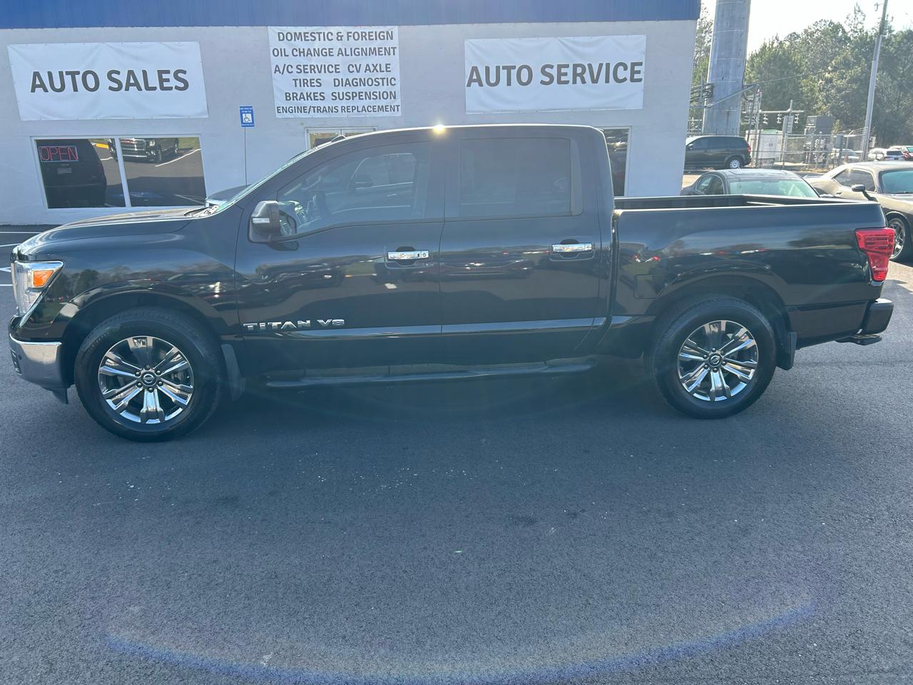 Nissan Titan SV Crew Cab 2WD 2018