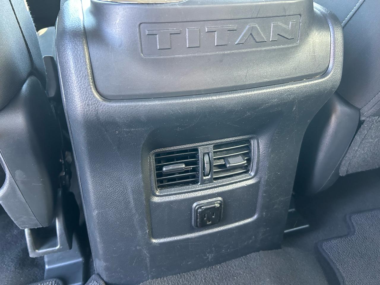 Nissan Titan SV Crew Cab 2WD 2018