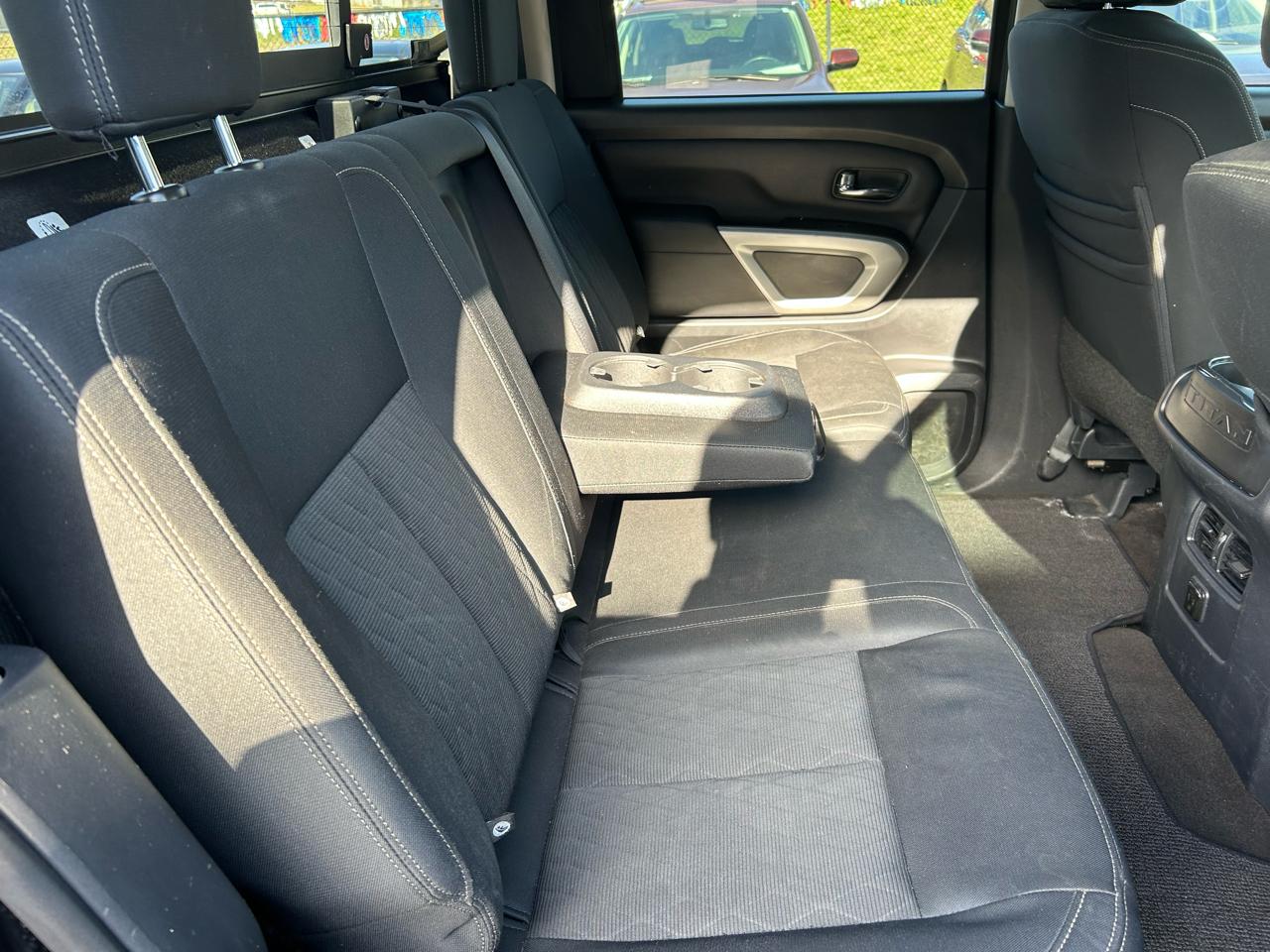 Nissan Titan SV Crew Cab 2WD 2018