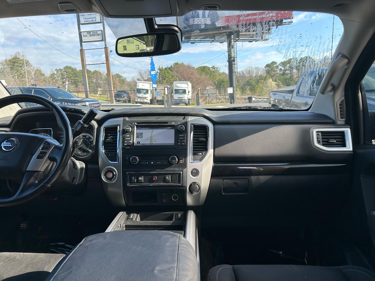 Nissan Titan SV Crew Cab 2WD 2018