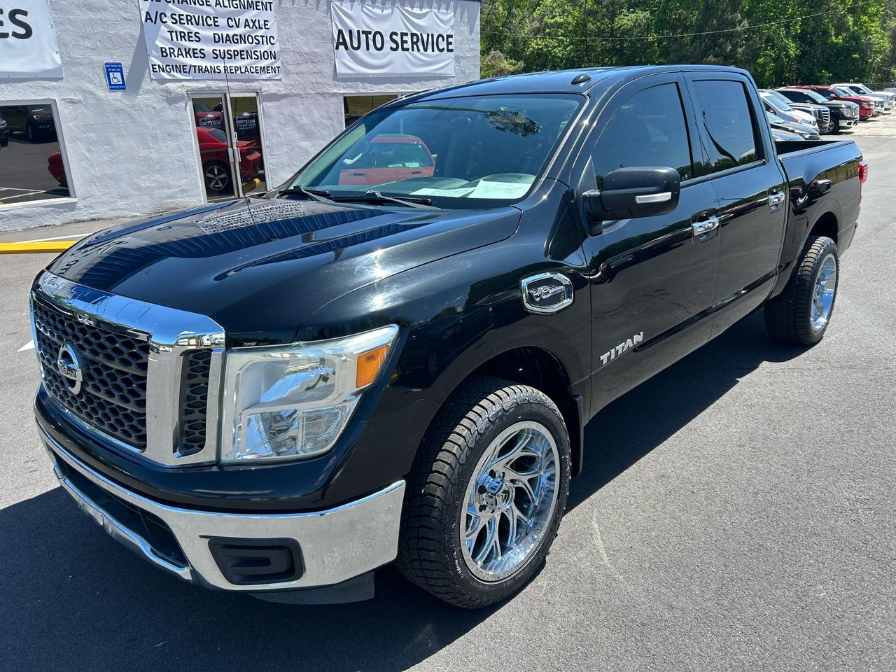 Nissan Titan SV Crew Cab 2WD 2017