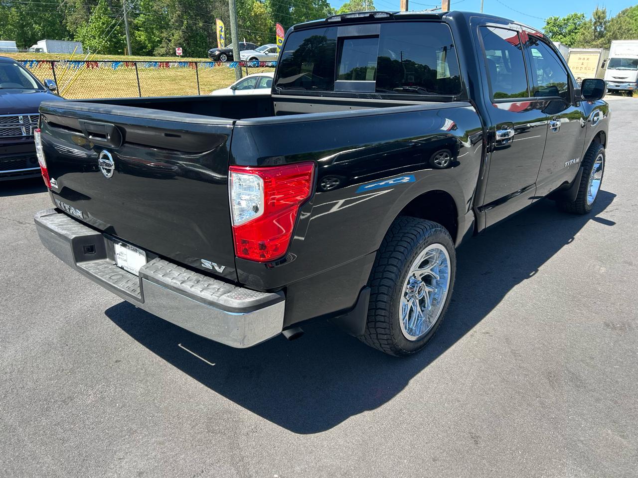 Nissan Titan SV Crew Cab 2WD 2017