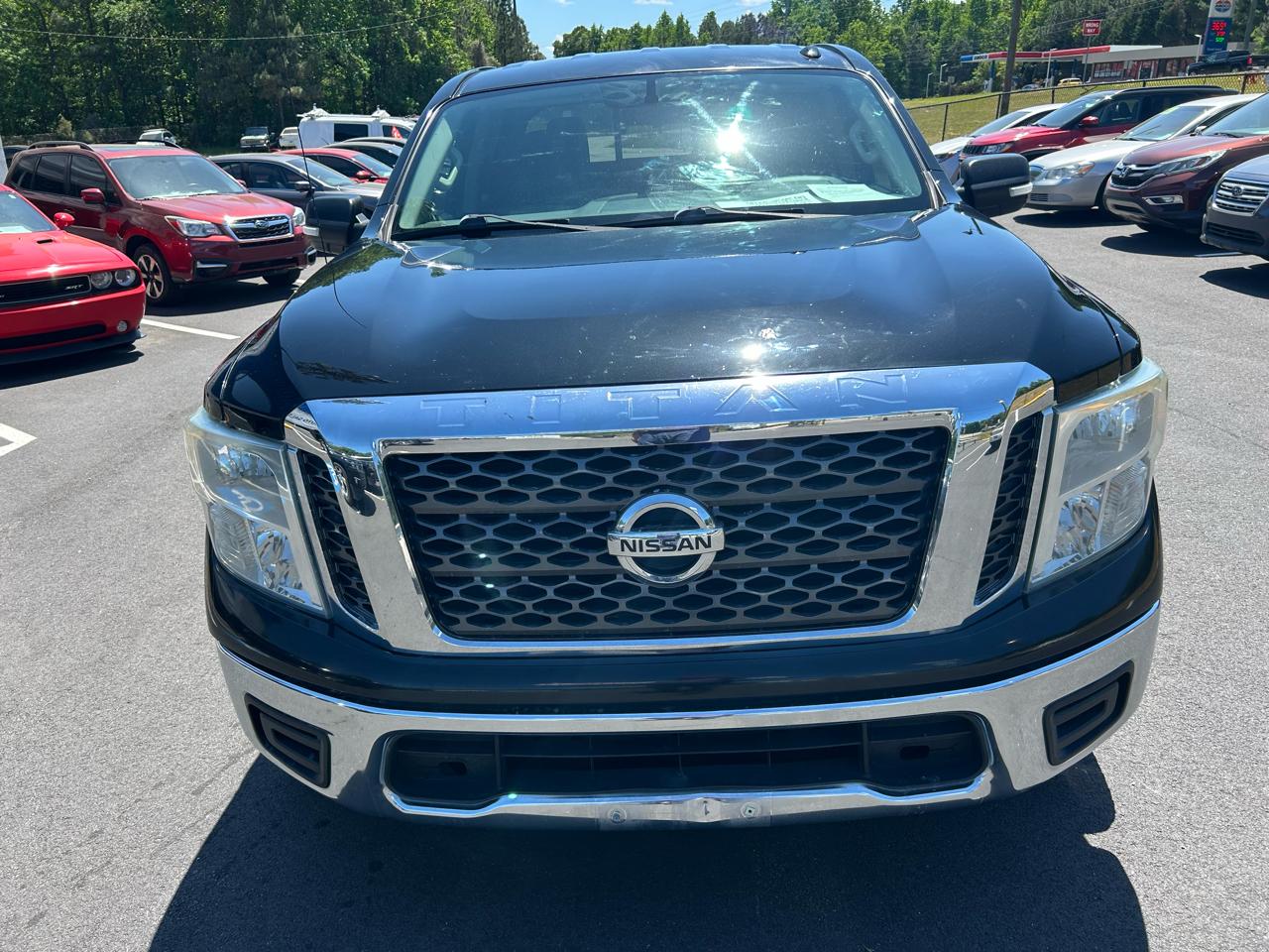 Nissan Titan SV Crew Cab 2WD 2017