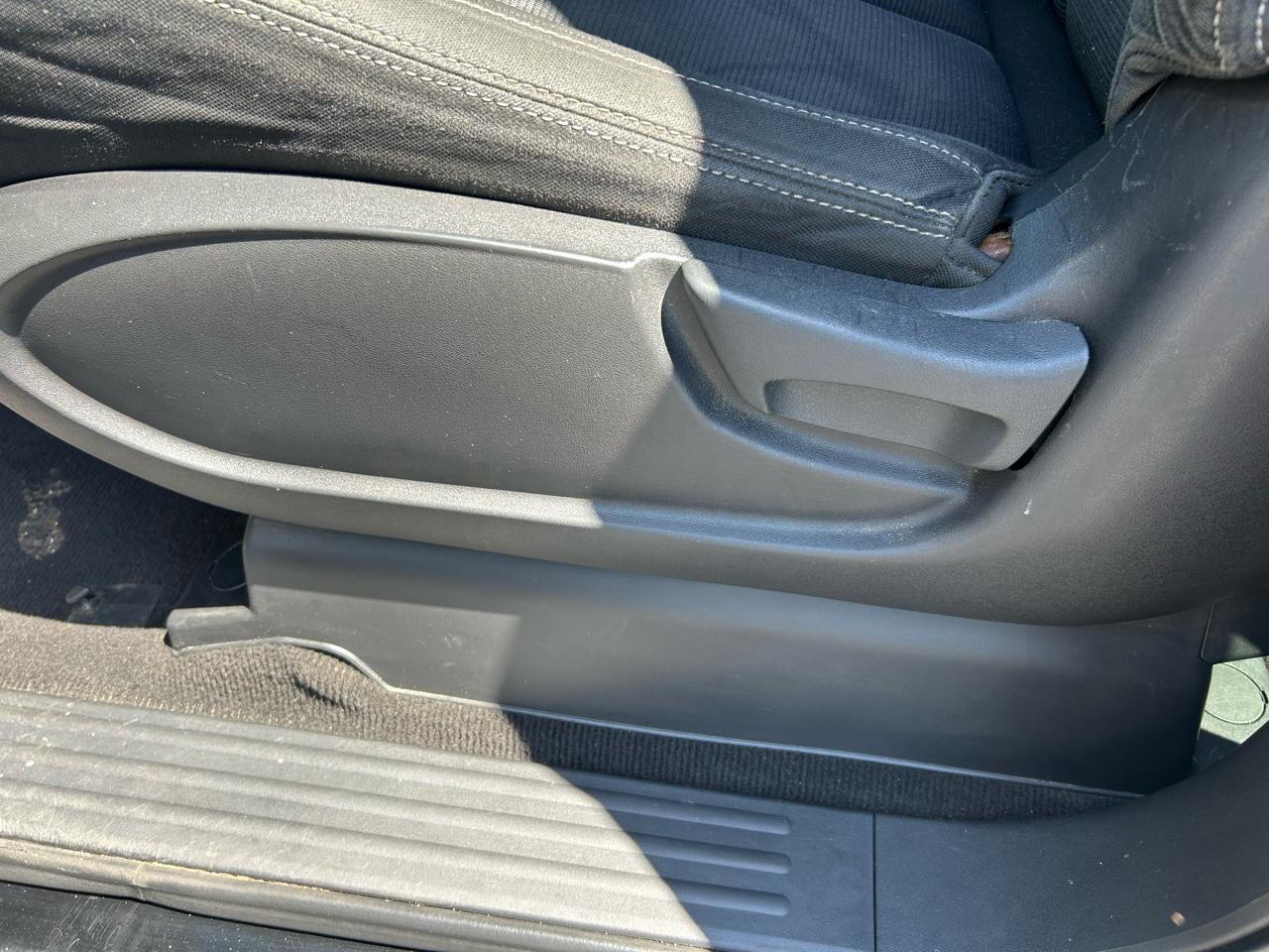 Nissan Titan SV Crew Cab 2WD 2017