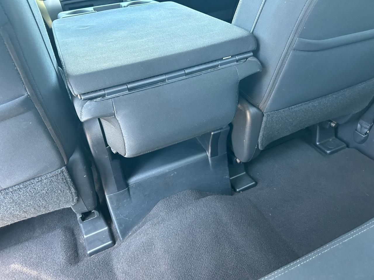 Nissan Titan SV Crew Cab 2WD 2017