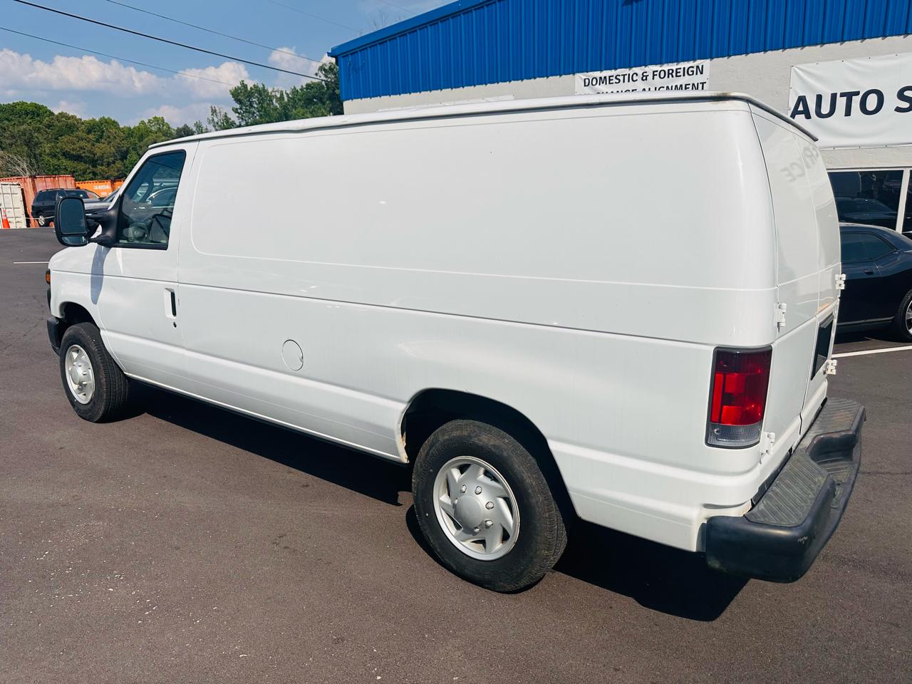 Ford Econoline E-150 2010
