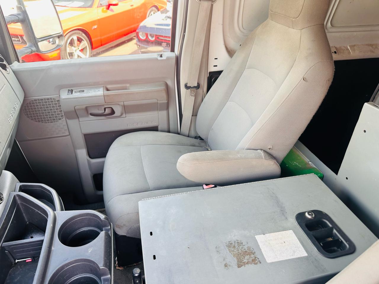 Ford Econoline E-150 2010