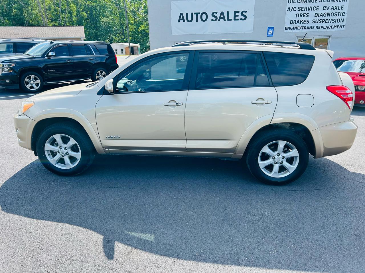 Toyota RAV4 Limited I4 2WD 2011
