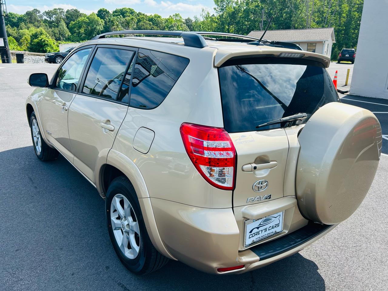 Toyota RAV4 Limited I4 2WD 2011