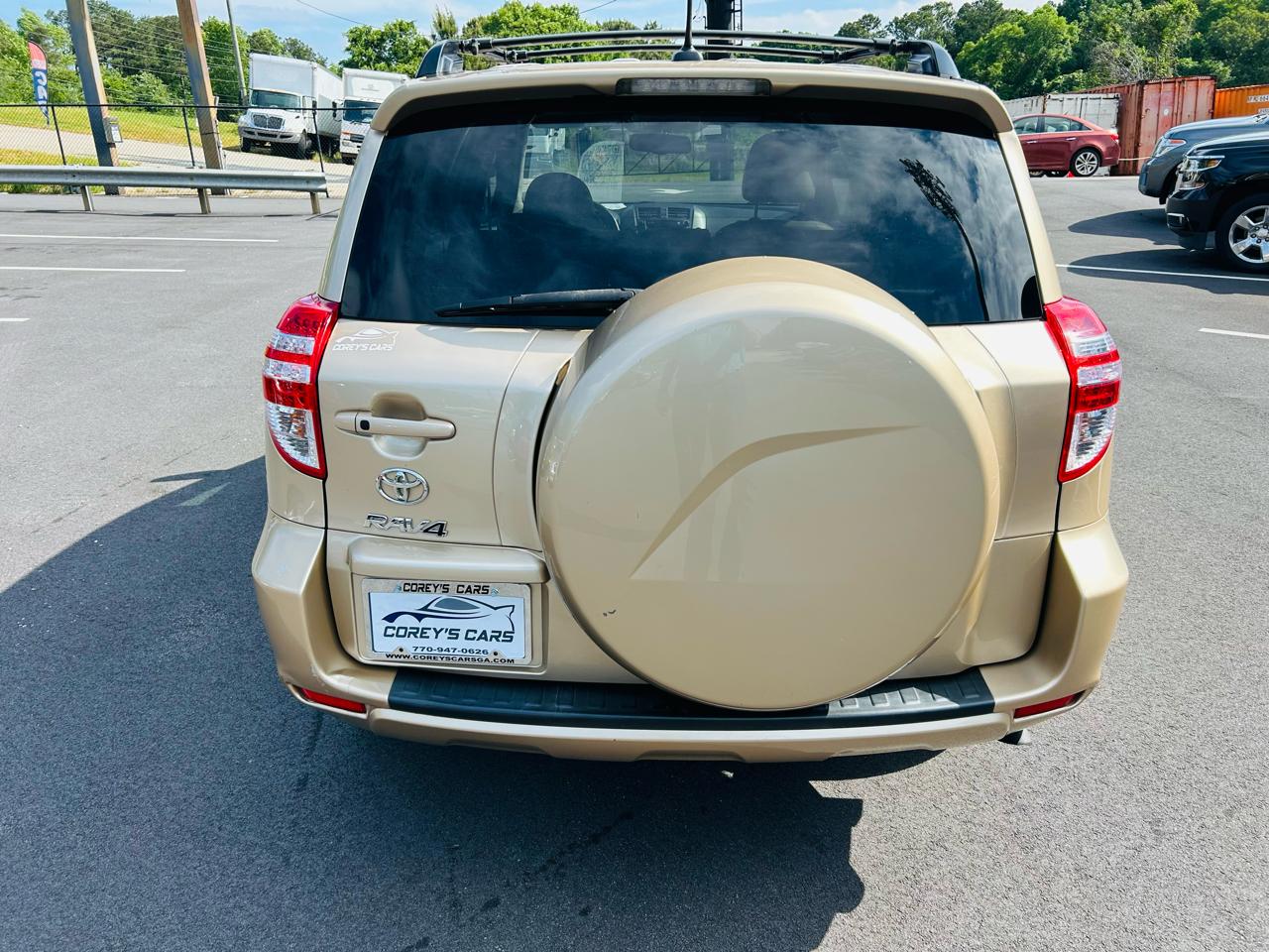 Toyota RAV4 Limited I4 2WD 2011