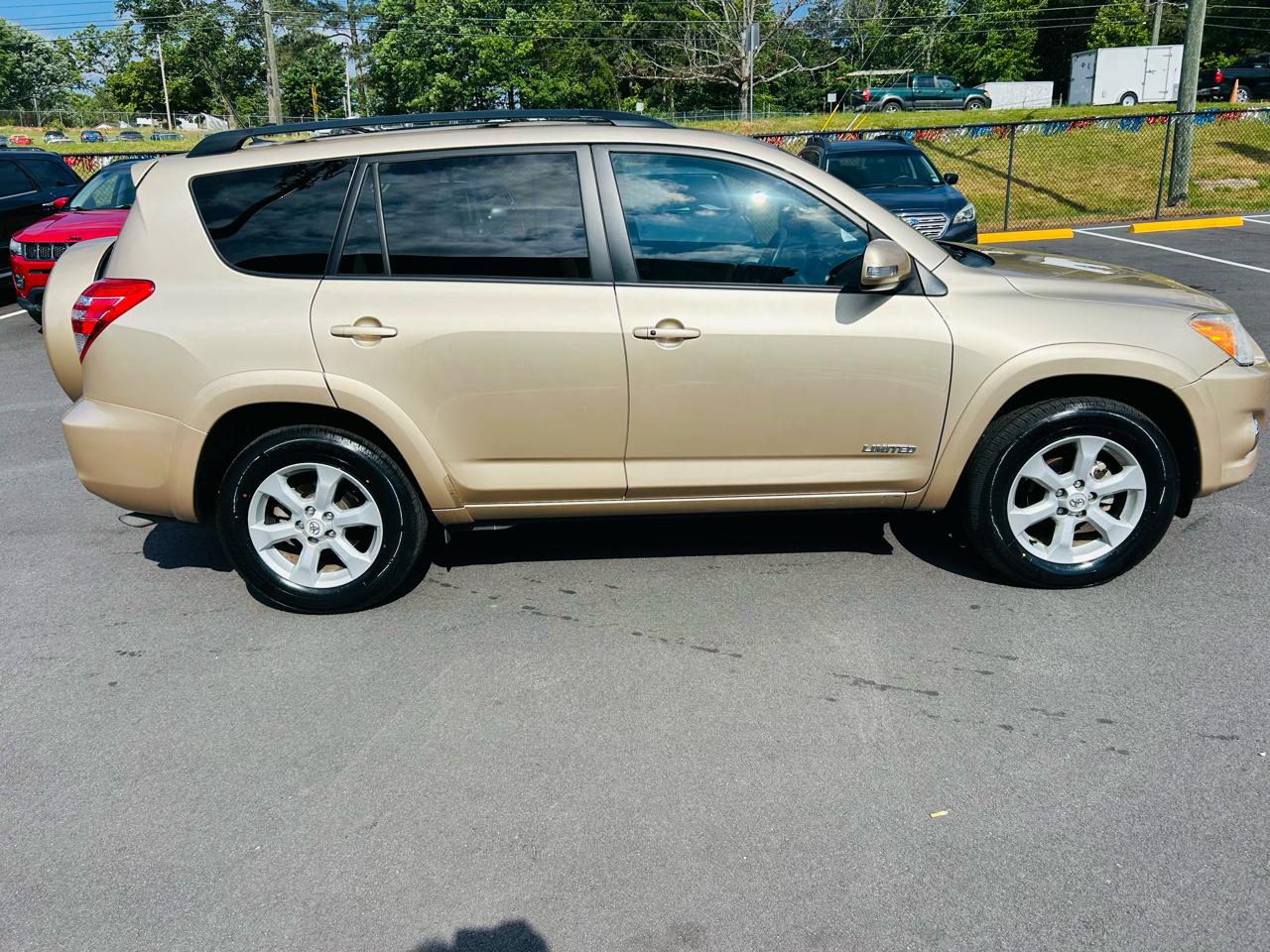 Toyota RAV4 Limited I4 2WD 2011