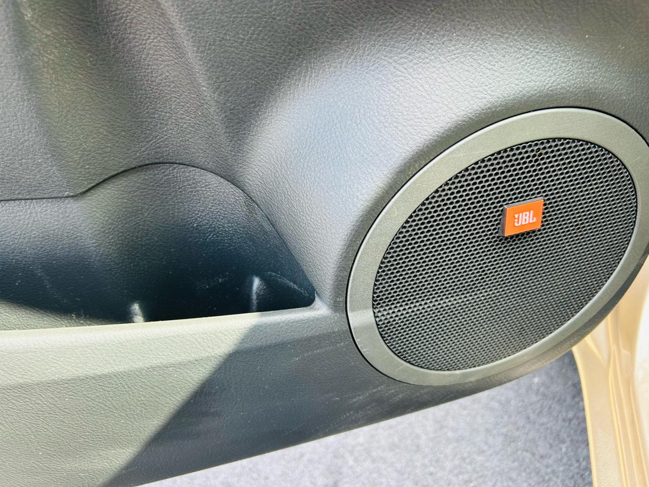 Toyota RAV4 Limited I4 2WD 2011