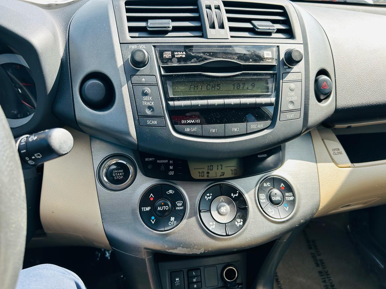 Toyota RAV4 Limited I4 2WD 2011